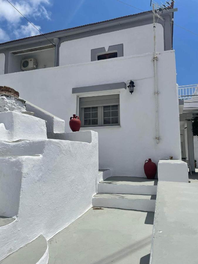 Traditional Seamanshouse Kochilos Rogon Exterior foto