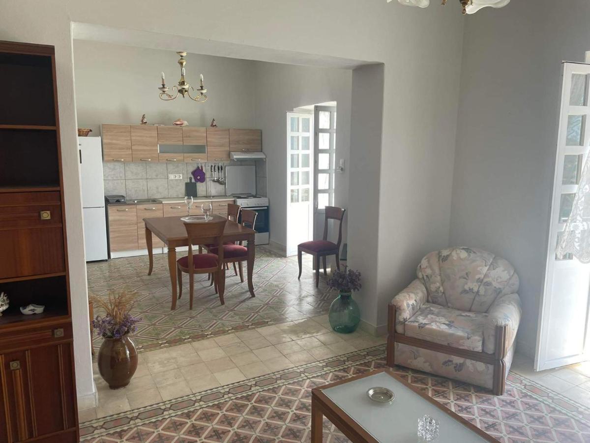 Traditional Seamanshouse Kochilos Rogon Exterior foto